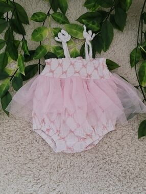 Baby Girl Bow/Tutu Romper (6-9 Months)